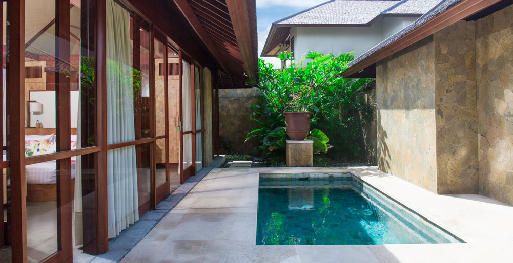 Villa Bayu Gita Beachfront - Master suite two plunge pool